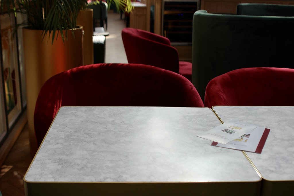 Істина і Вино